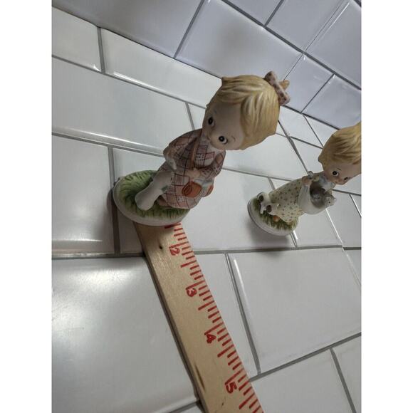 Lefton China 2 Everything We Do We Do Together 00204 Girls Playing With Kittens - Picture 14 of 14